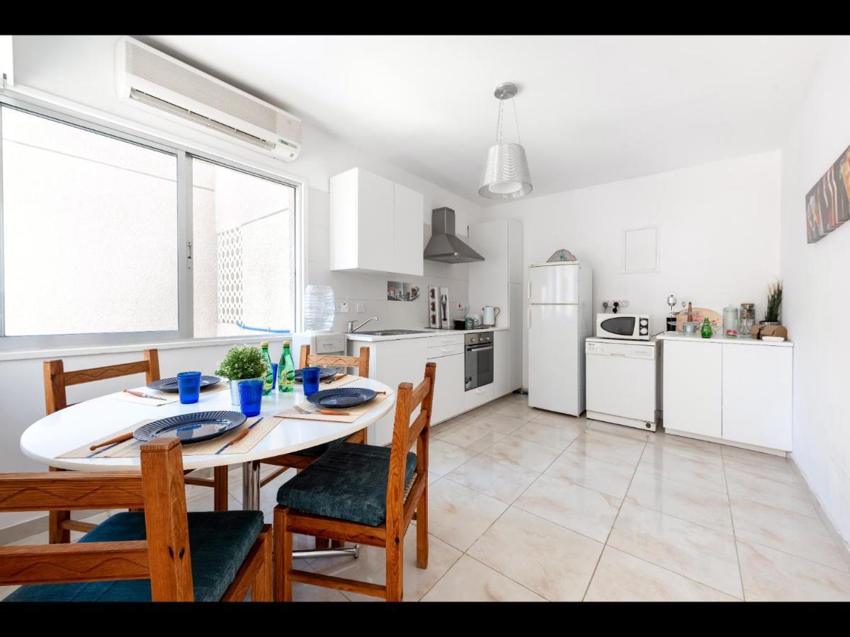 Myria Court Apartment Limassol Bagian luar foto