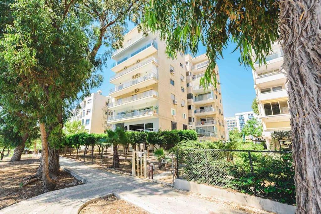 Myria Court Apartment Limassol Bagian luar foto